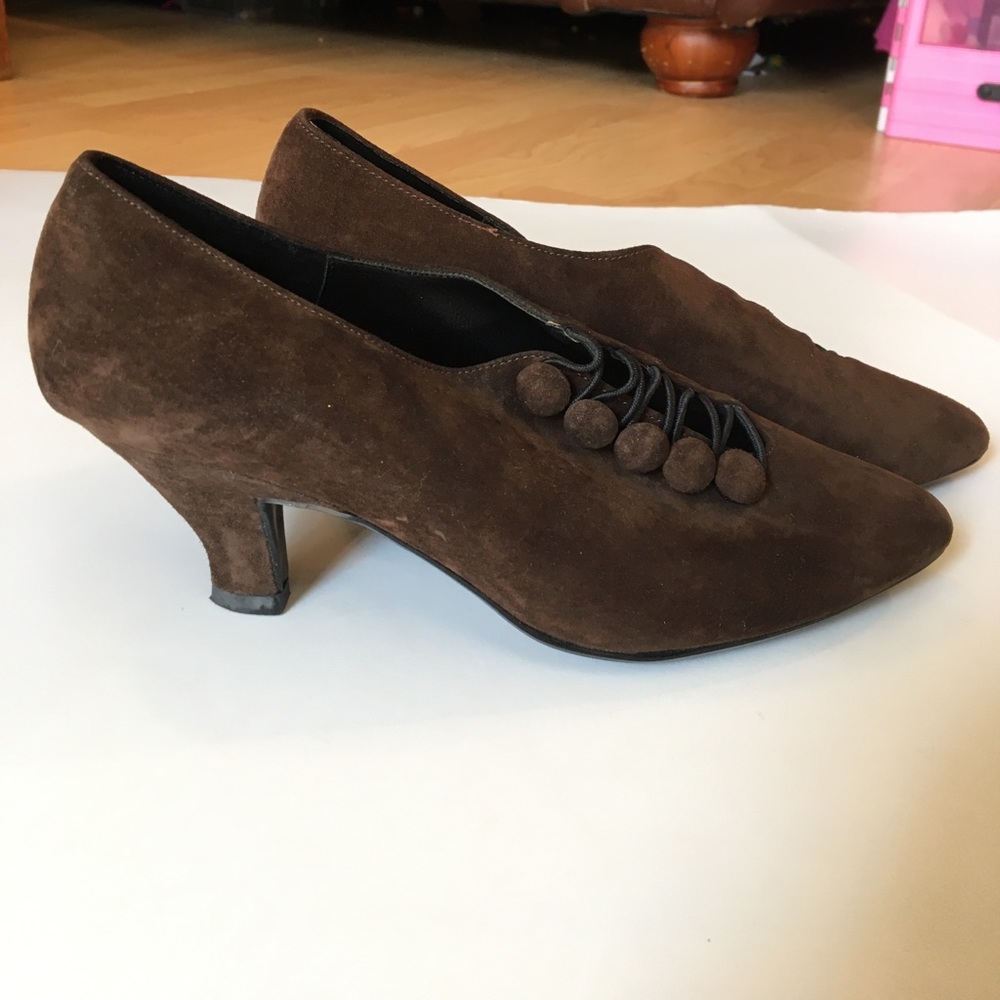American Eagle brown suede size 6 1/2 small heel Mary Poppins style